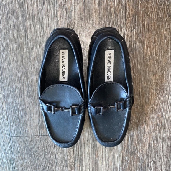 Steve Madden boys size 13 black shoes like new - Picture 2 of 4